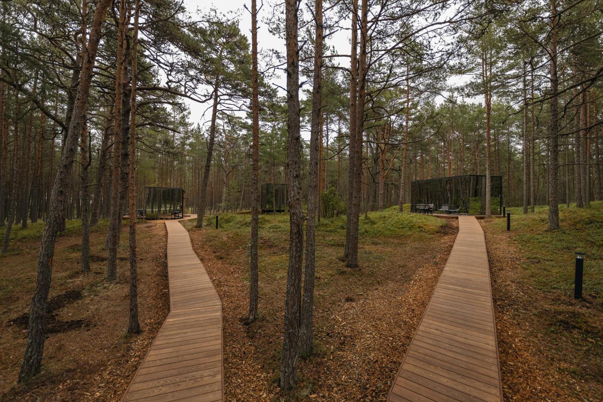 Oeoed Hoetels Lohusalu Leida & Enno Лауласмаа Экстерьер фото